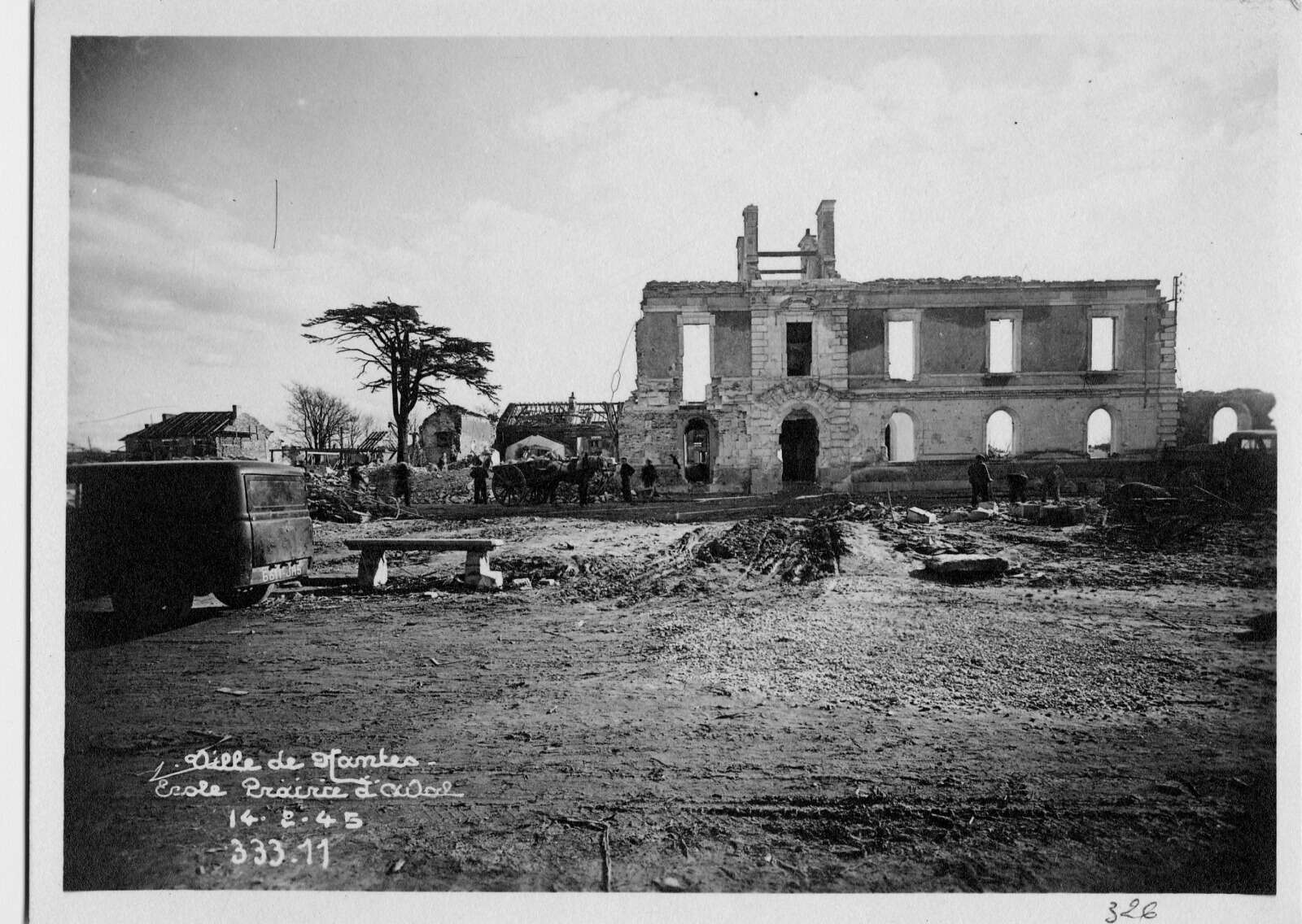 École de la Prairie d’aval après les bombardements