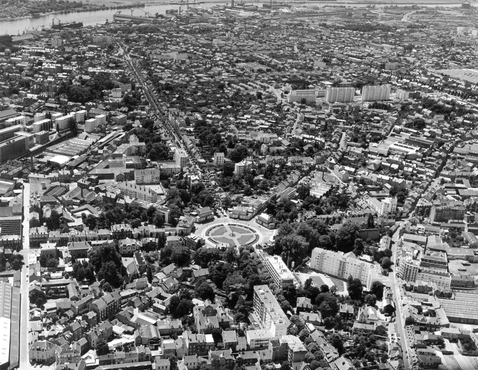 Boulevards autour de la place Mellinet