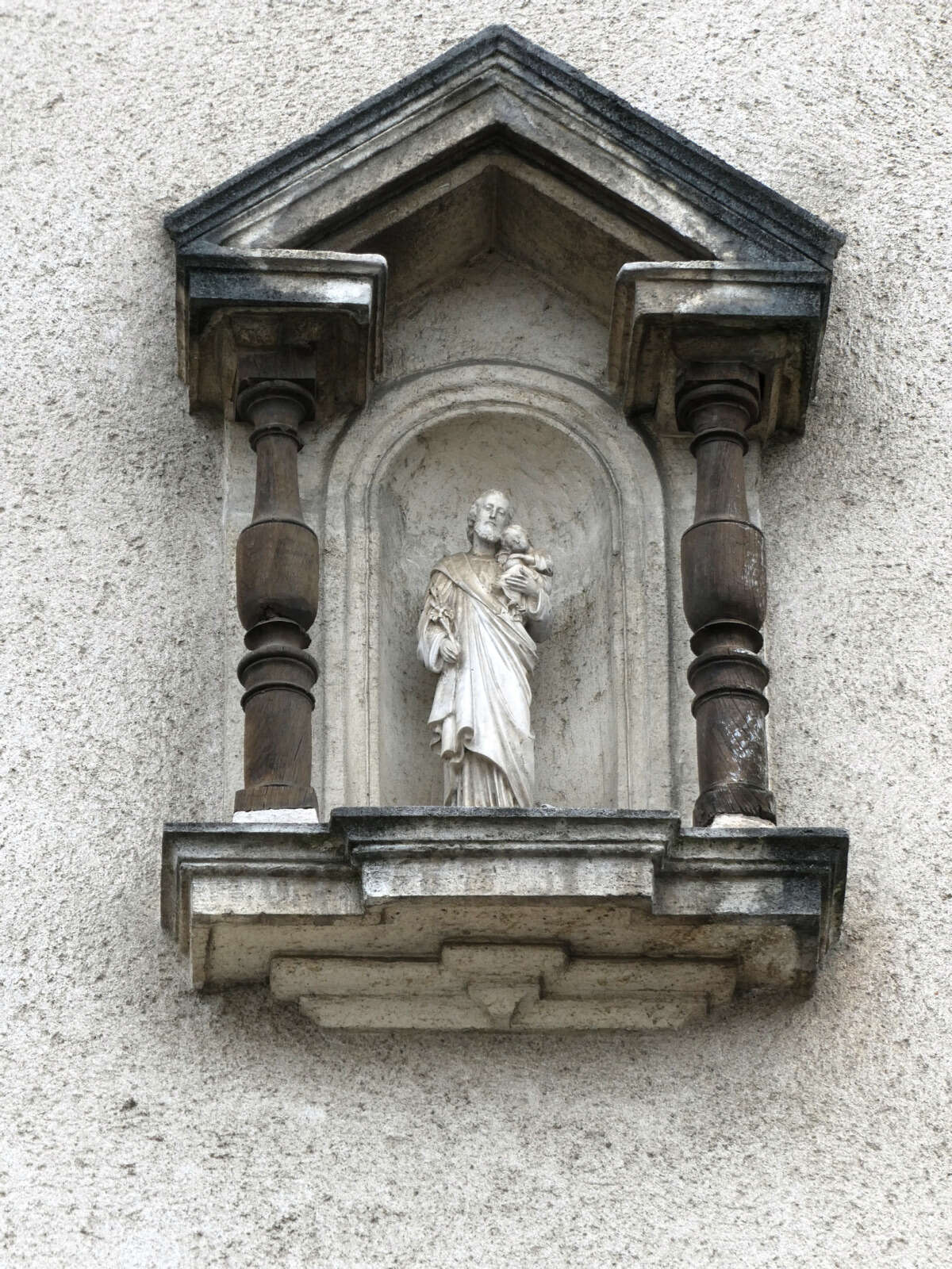 Niches et statuettes votives