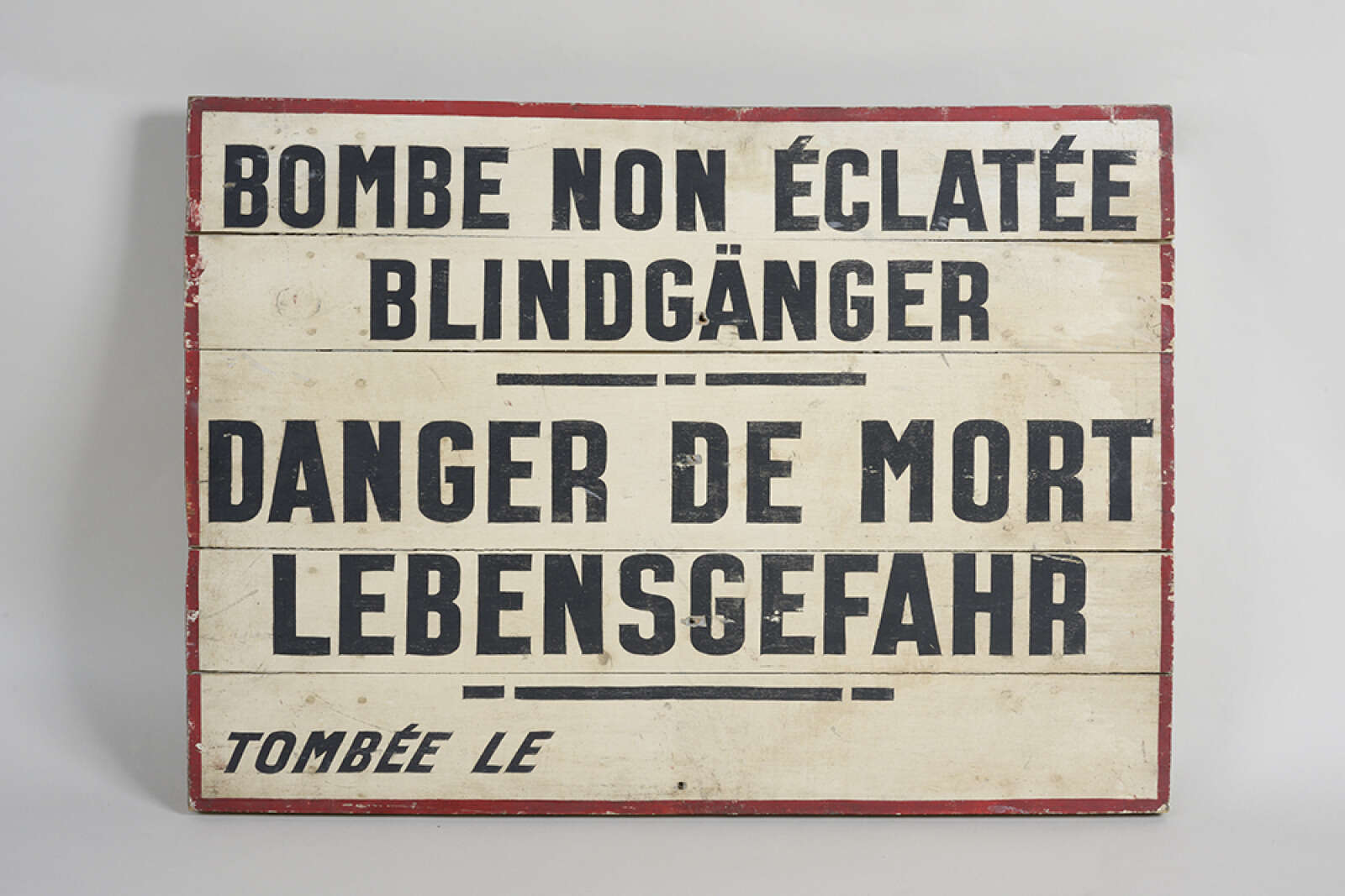 Panneau de signalisation de bombardement