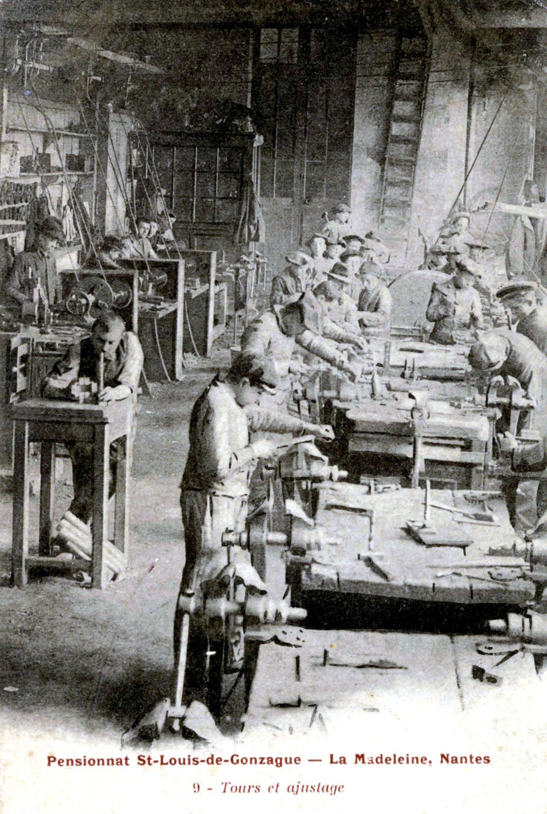 Atelier d'ajustage du pensionnat Saint-Louis-de-Gonzague