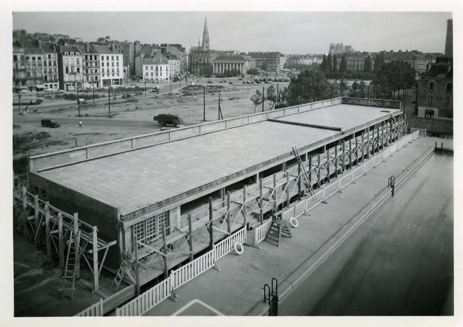 Construction de la piscine Léo-Lagrange