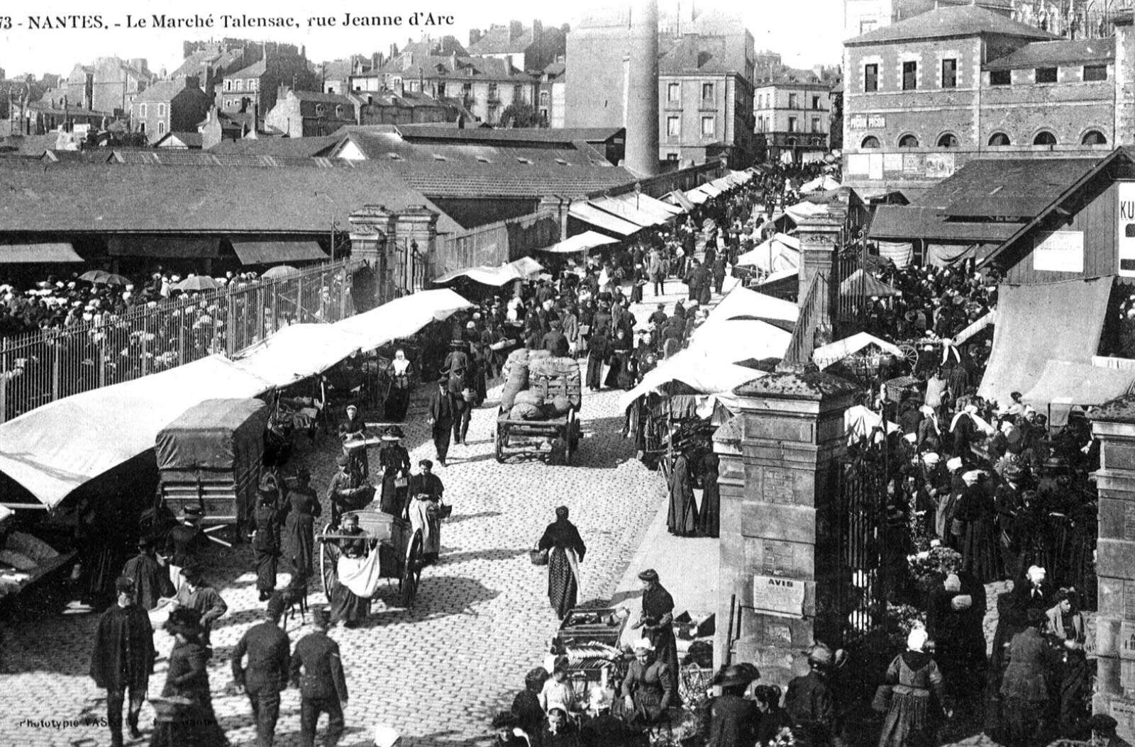 Marché de Talensac, rue Jeanne-d'Arc