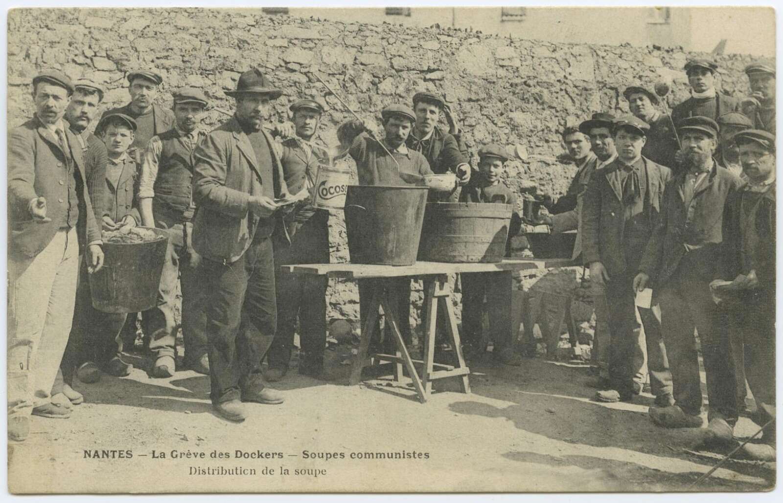 Distribution de la soupe durant la grève des dockers de mars-avril 1907