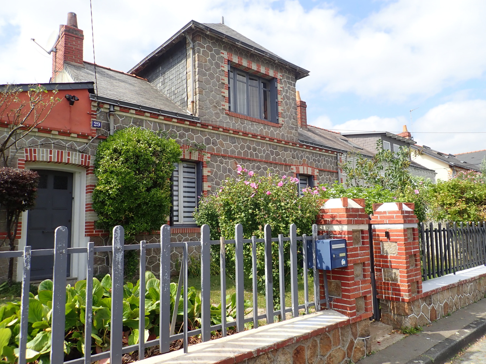 Rue Paul-Griveaud
