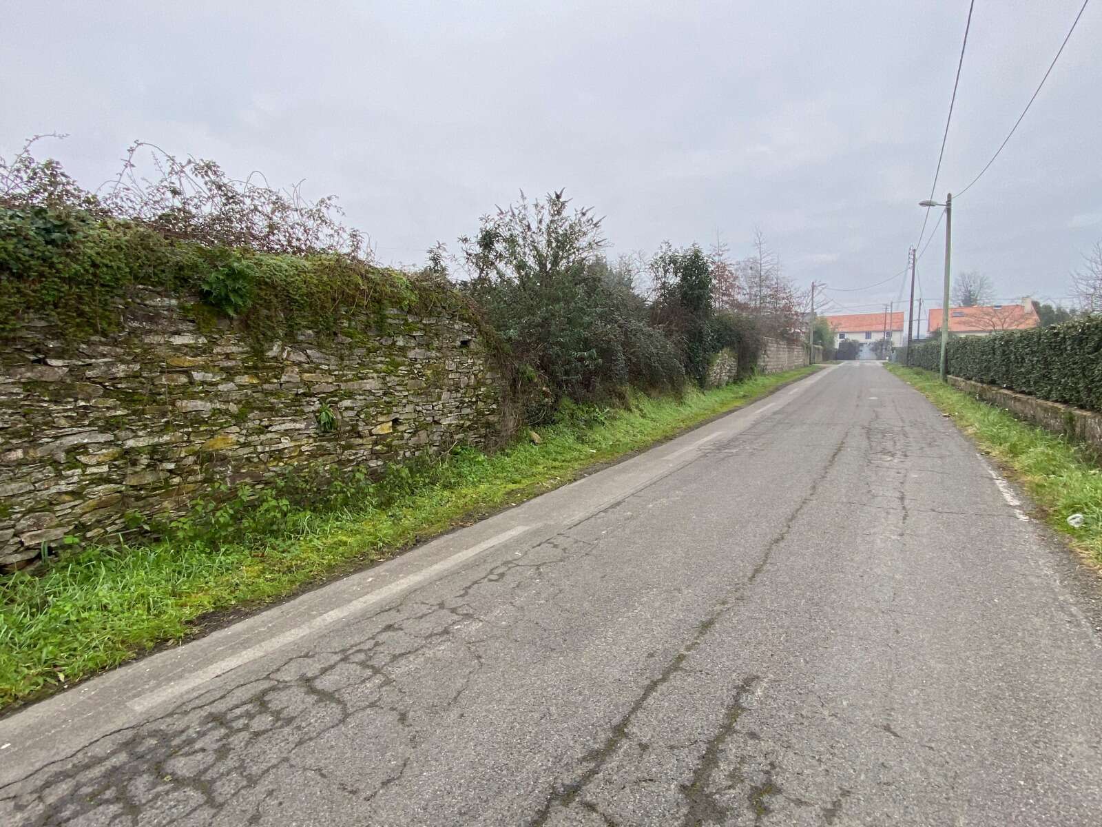 Mur de clôture de la rue des Petites-Rues