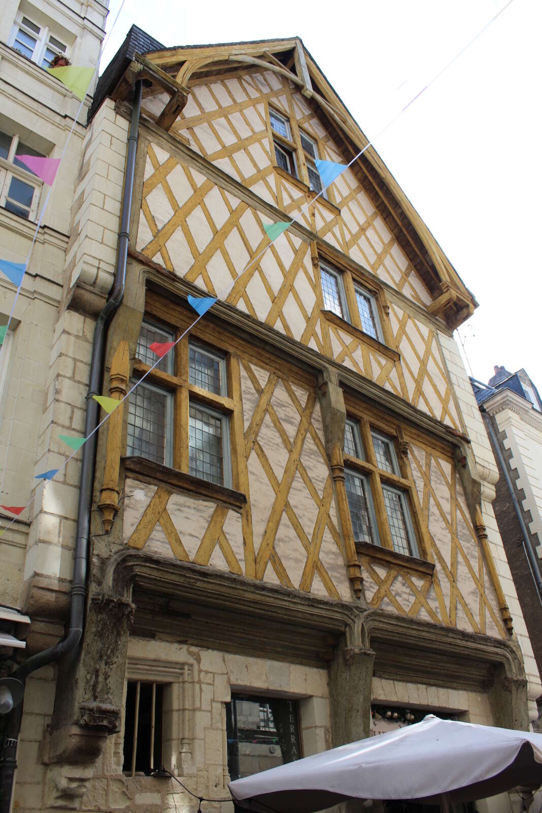 Façade maison à pans de bois, rue de la Juiverie