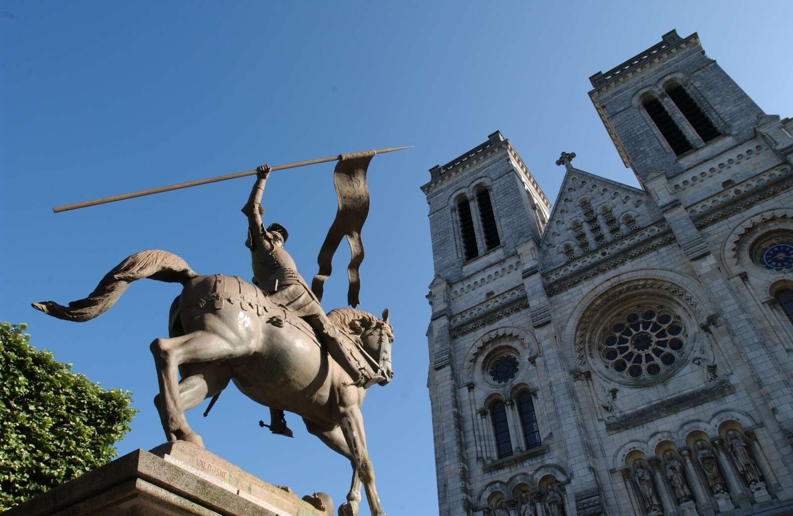 Basilique Saint-Donatien et Saint-Rogatien