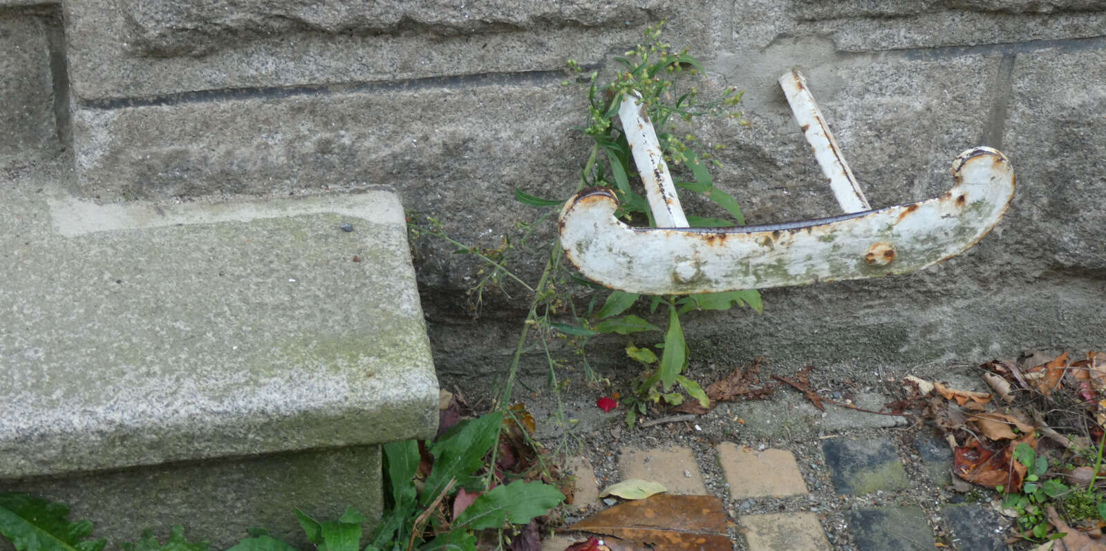 Décrottoirs et gratte-pieds autour du cimetière Miséricorde