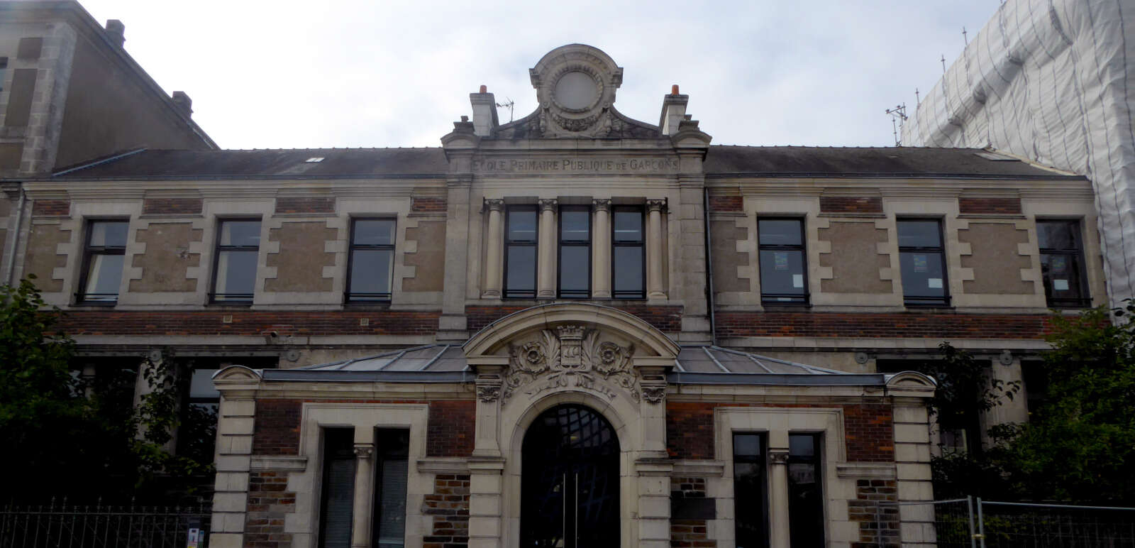 Ancienne école de garçons du quai Hoche