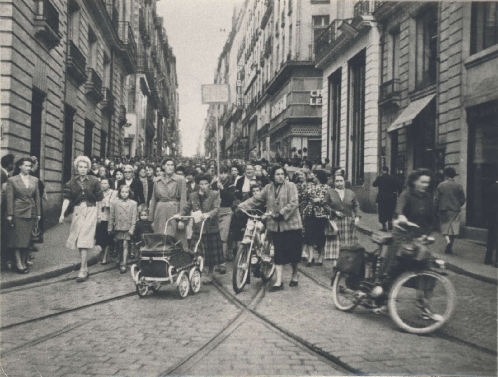 Manifestation des femmes des métallurgistes en grève