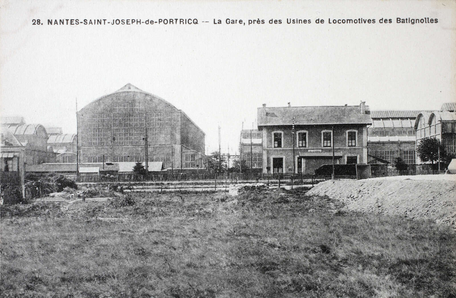Gare de Saint-Joseph avec l'usine des Batignolles en arrière-plan, après 1920