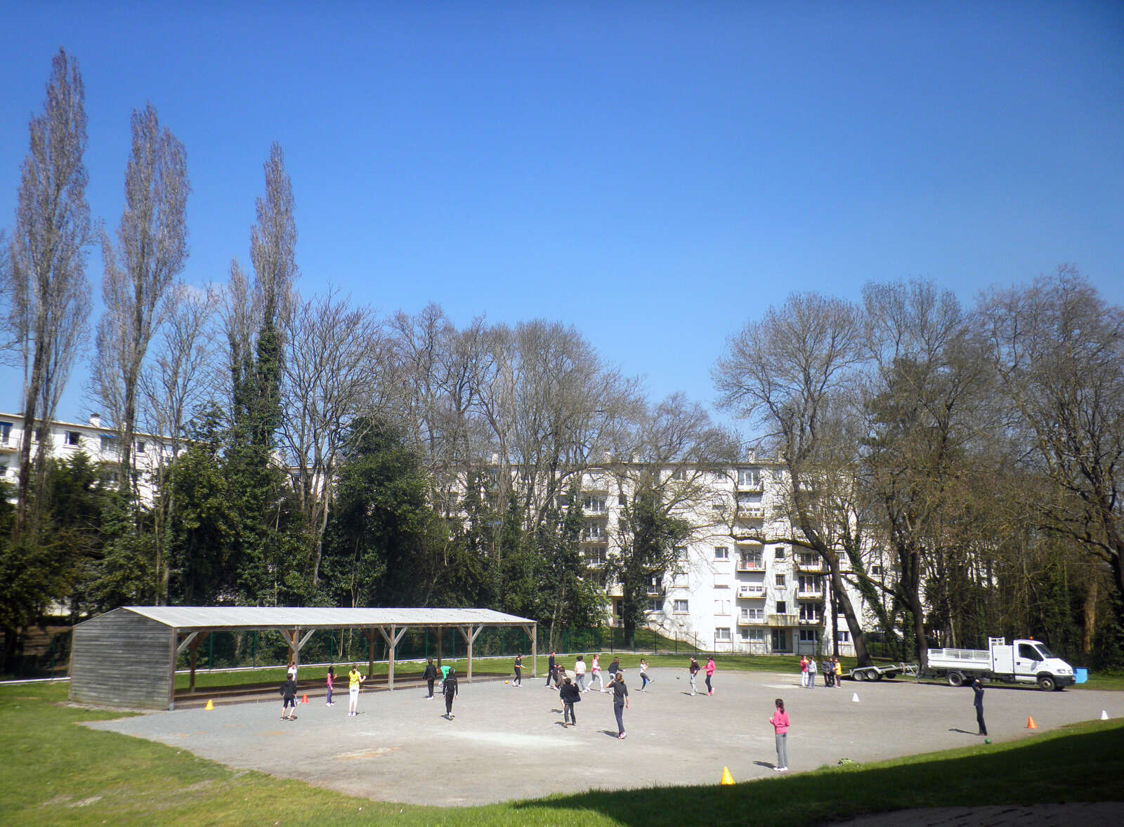 Terrain de la Saint-Clair dans l'ancien parc du domaine des Renardières, rue des Renardières