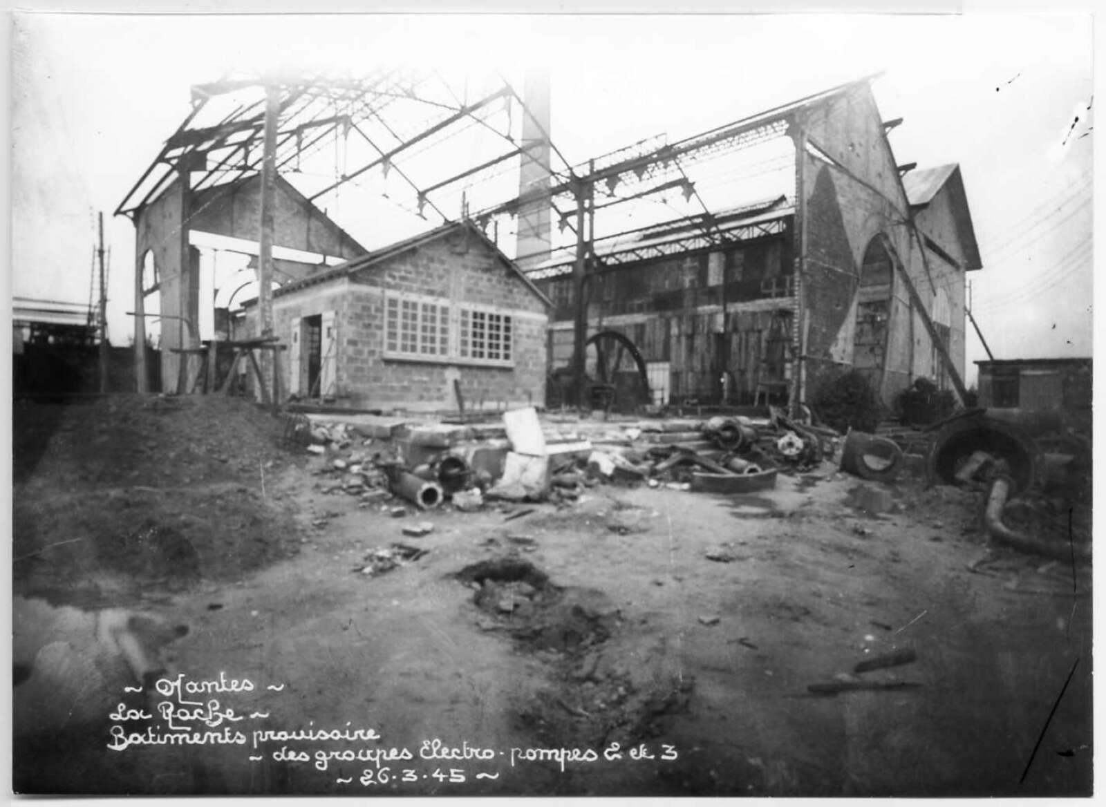 Usine des eaux de la Roche après bombardements