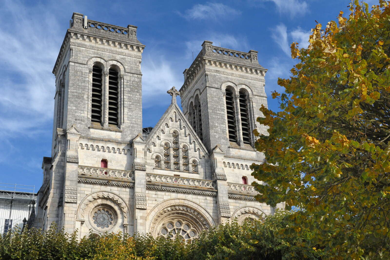 Tours de la basilique Saint-Donatien