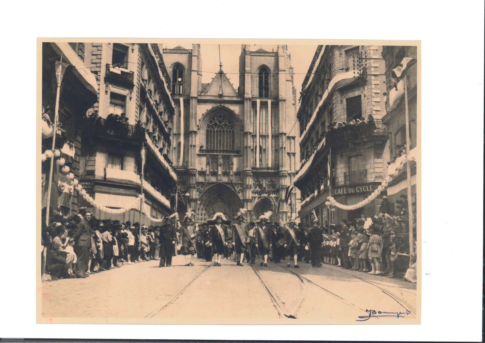 Procession à l'occasion du 13e Congrès eucharistique