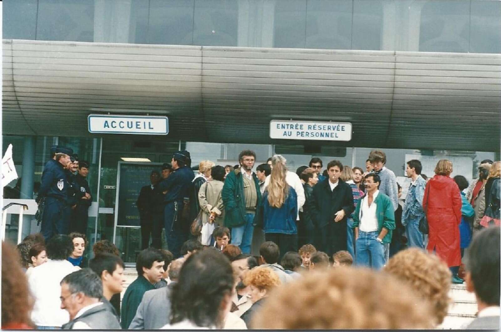 Manifestation contre l’amiante devant le tripode à l’automne 1989