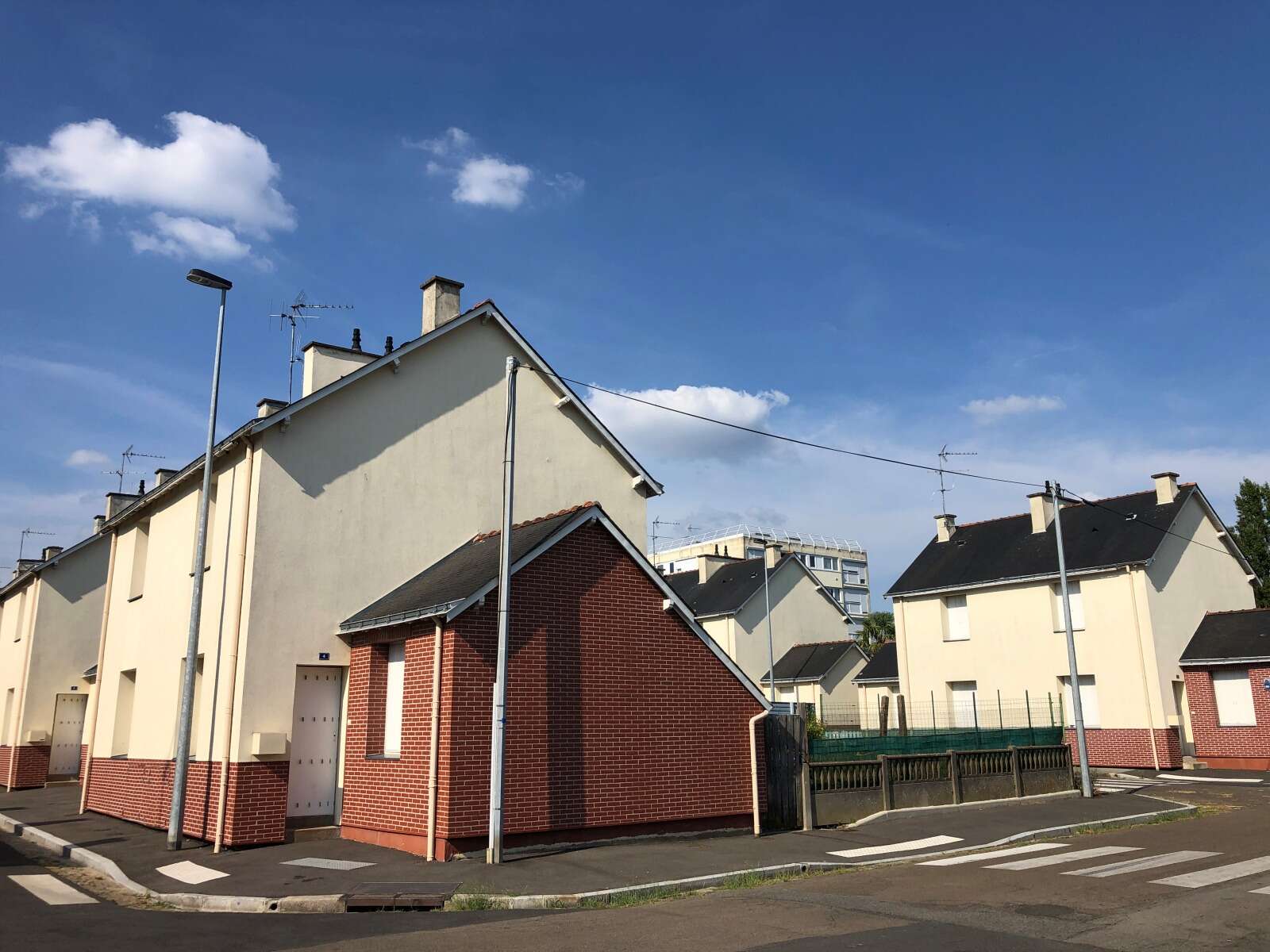 Cité des Bourderies, depuis la rue Etienne-Hervais
