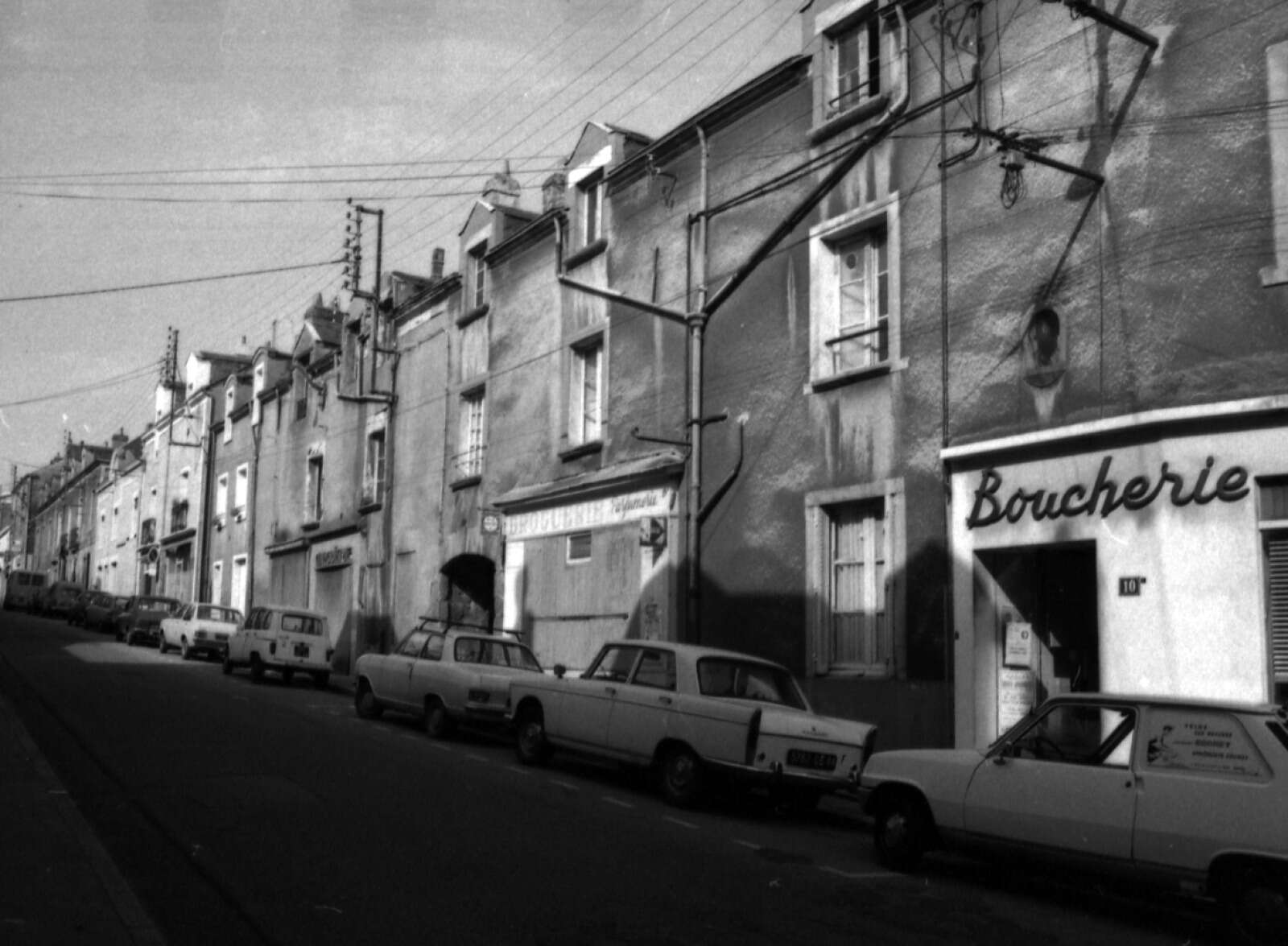 La Ville-en-Bois et rue de la Montagne