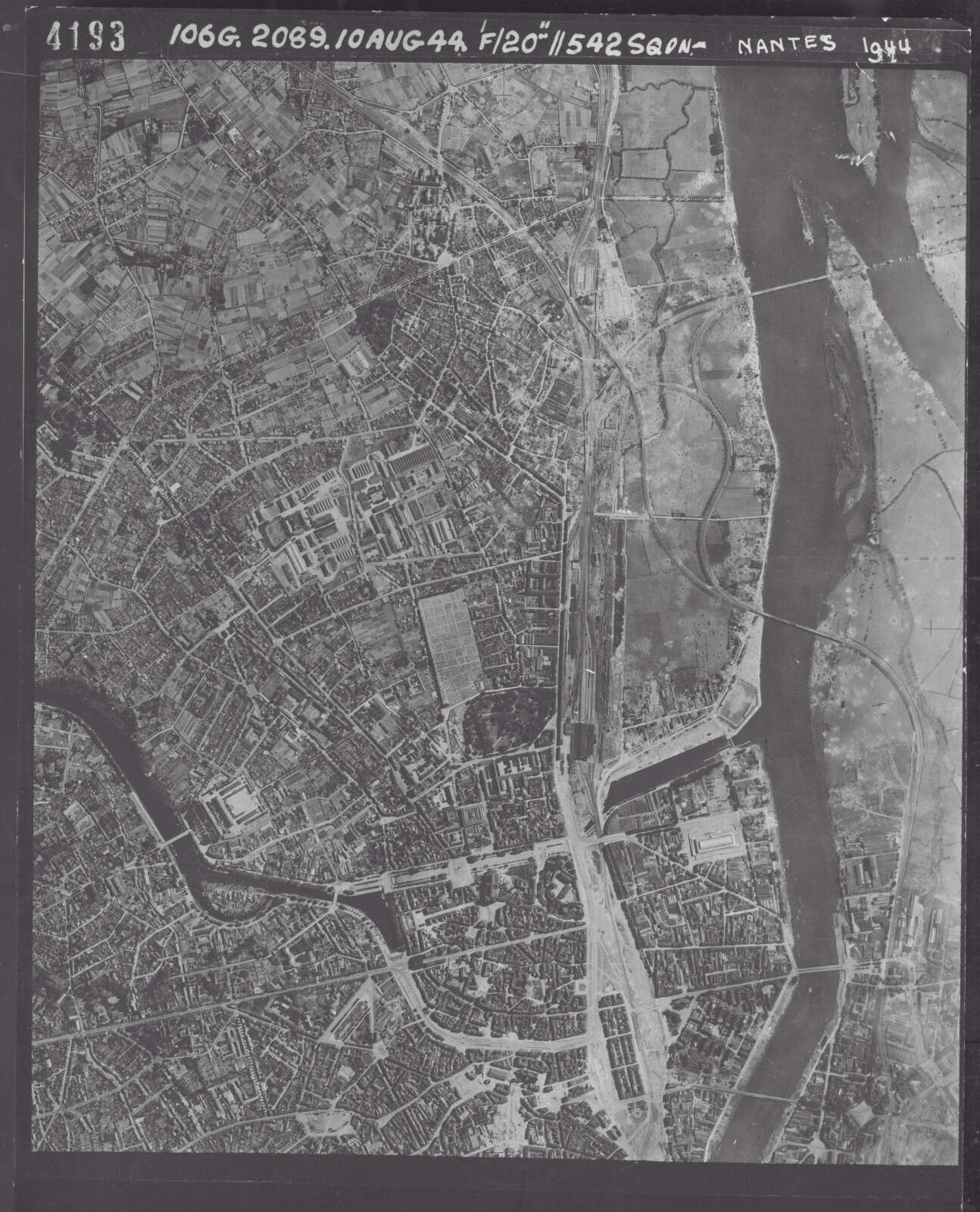 Photographie aérienne de la Loire nantaise
