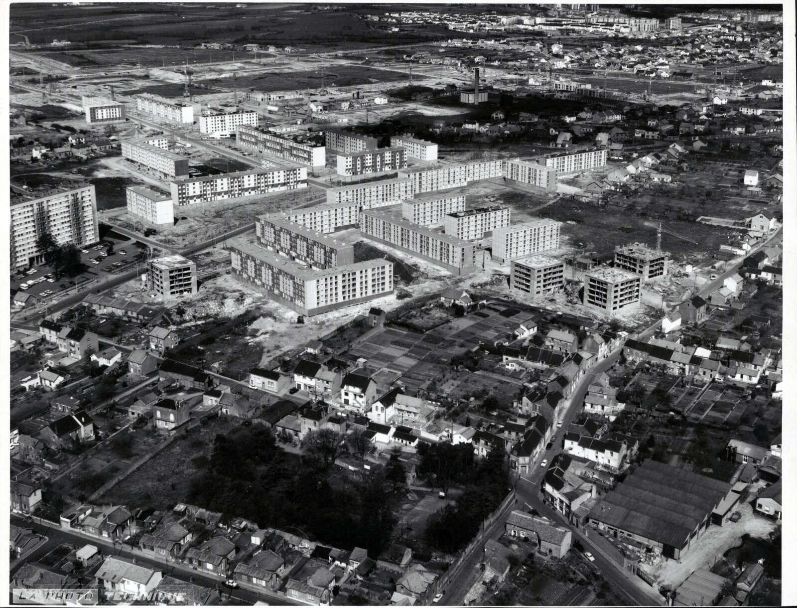 Photographie aérienne de la ZUP Nantes-Saint-Herblain en construction