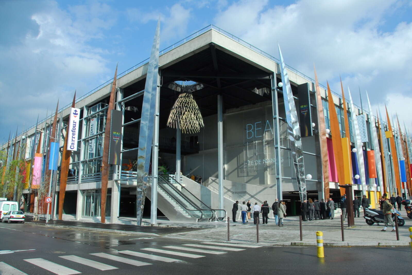 Façade du centre commercial Beaulieu, île de Nantes