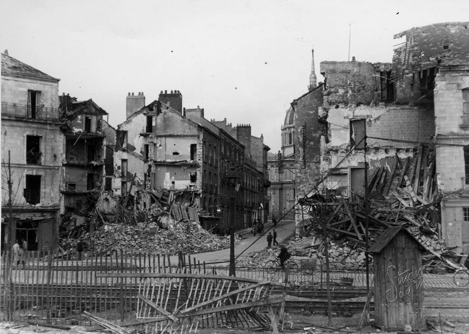 Immeubles détruits quai de la Fosse et rue Mazagran