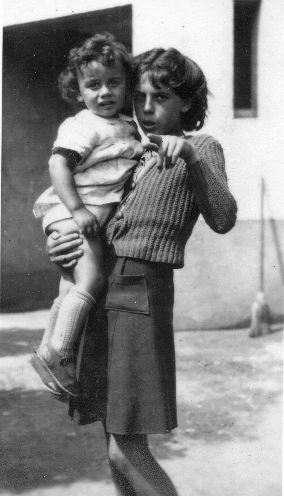 Annick Vidal et son petit frère Jean-Claude Baron