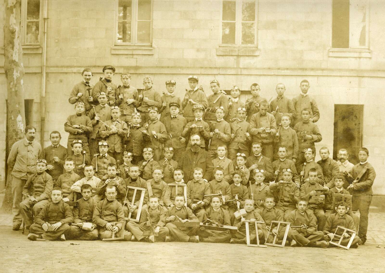 Promotion 1909-1910 de L’École Nationale Professionnelle