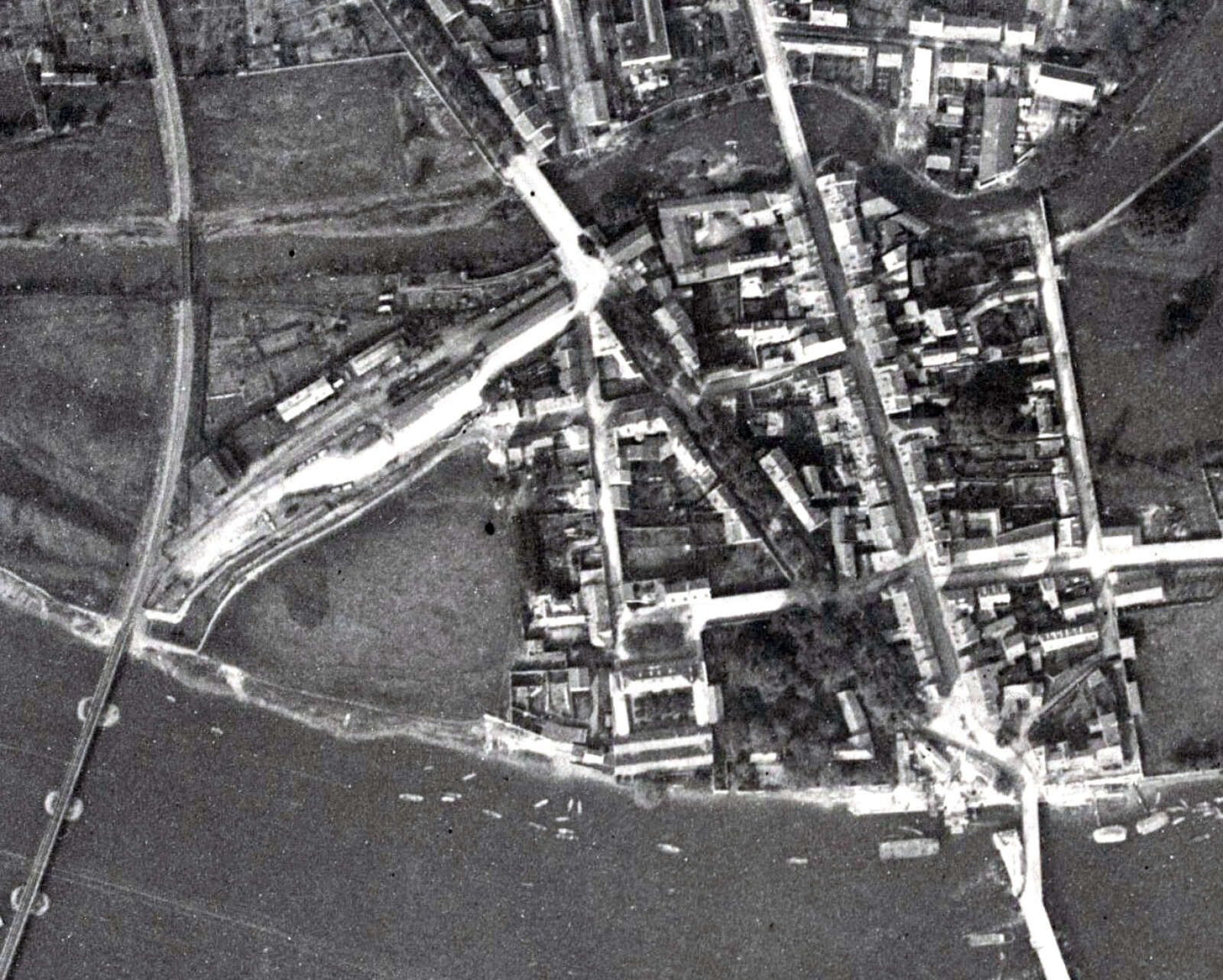 Vue aérienne du faubourg de Vertais