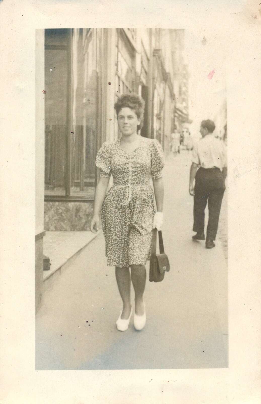 Annick Vidal dans les rues de Nantes
