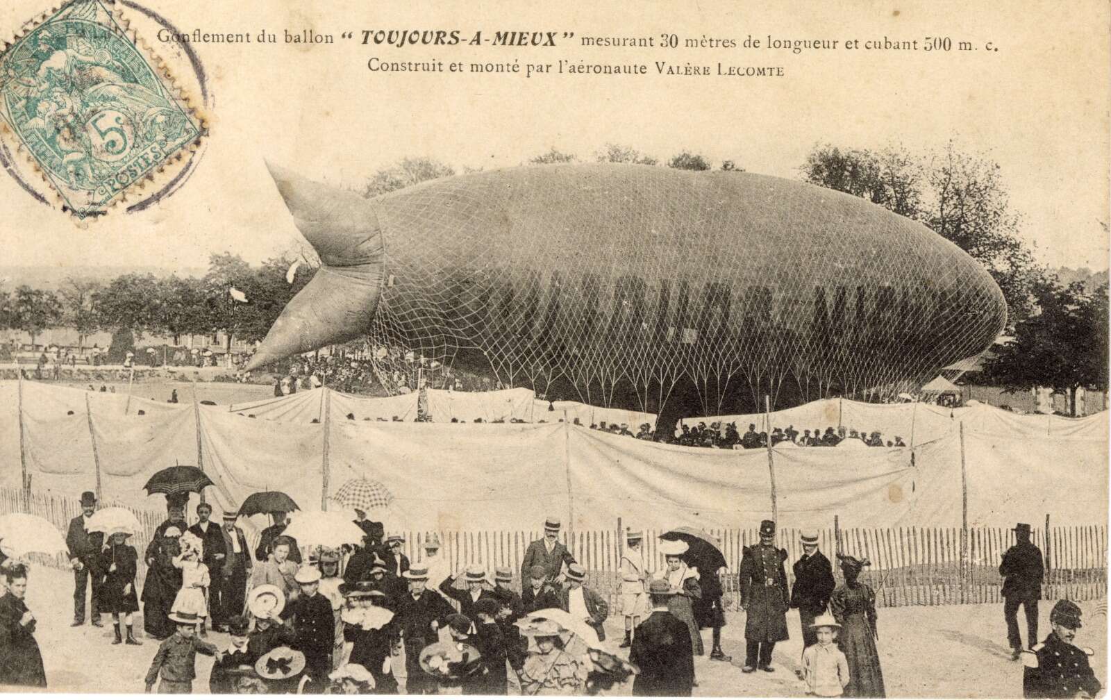 Gonflement du ballon « Toujours-A-Mieux », construit et monté par l’aéronaute Valère Lecomte
