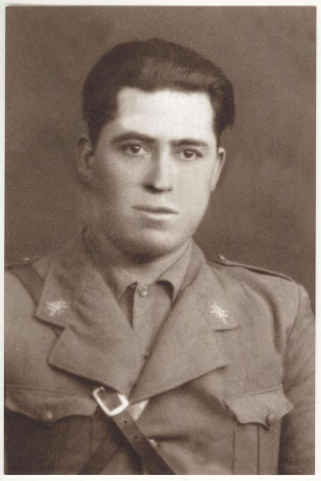 Alfredo Gomez Ollero en uniforme de l'armée républicaine espagnole