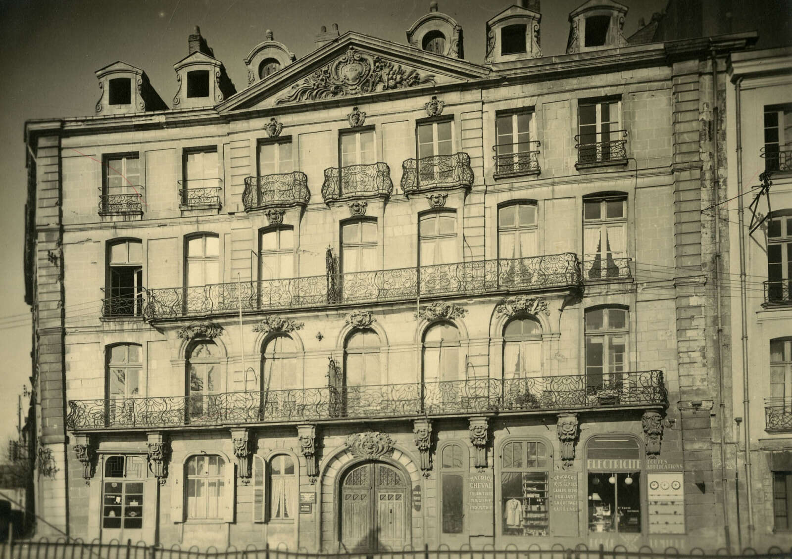 Façade de l'immeuble sis au numéro 86 quai de la Fosse