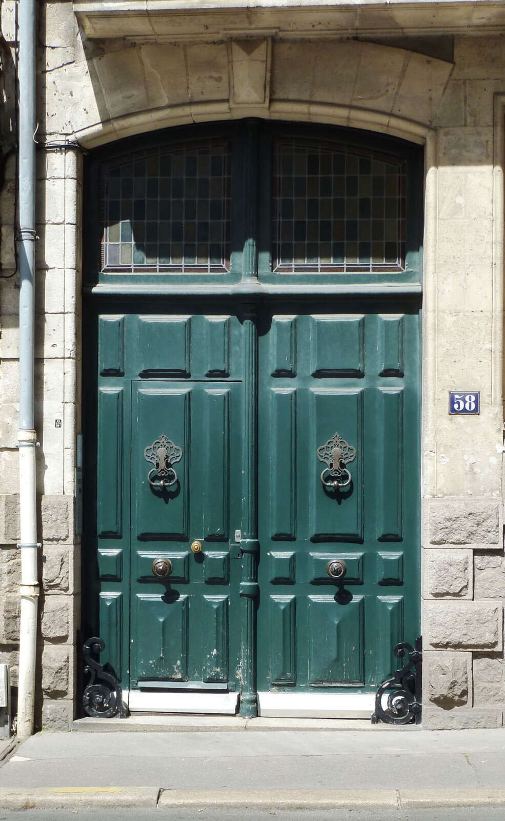 Chasse-roues haussmannien, rue de la Bastille