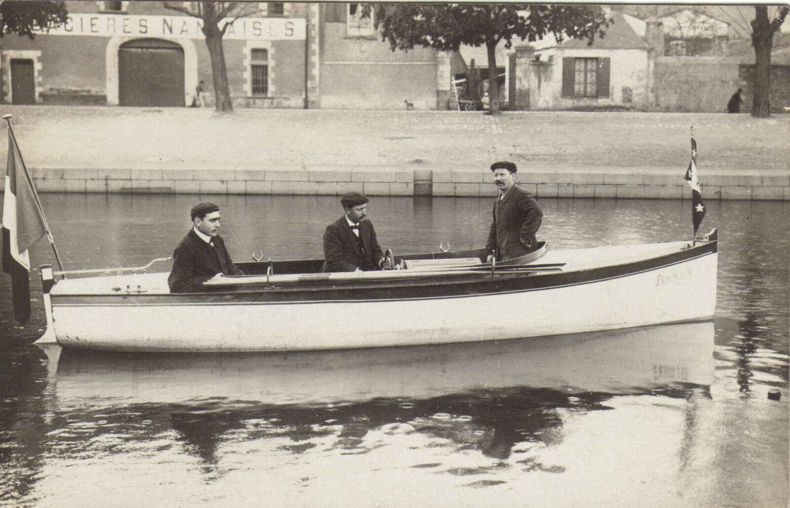 Essai du canot de passagers Frison d’or du chantier naval Raguenault et Chaptois