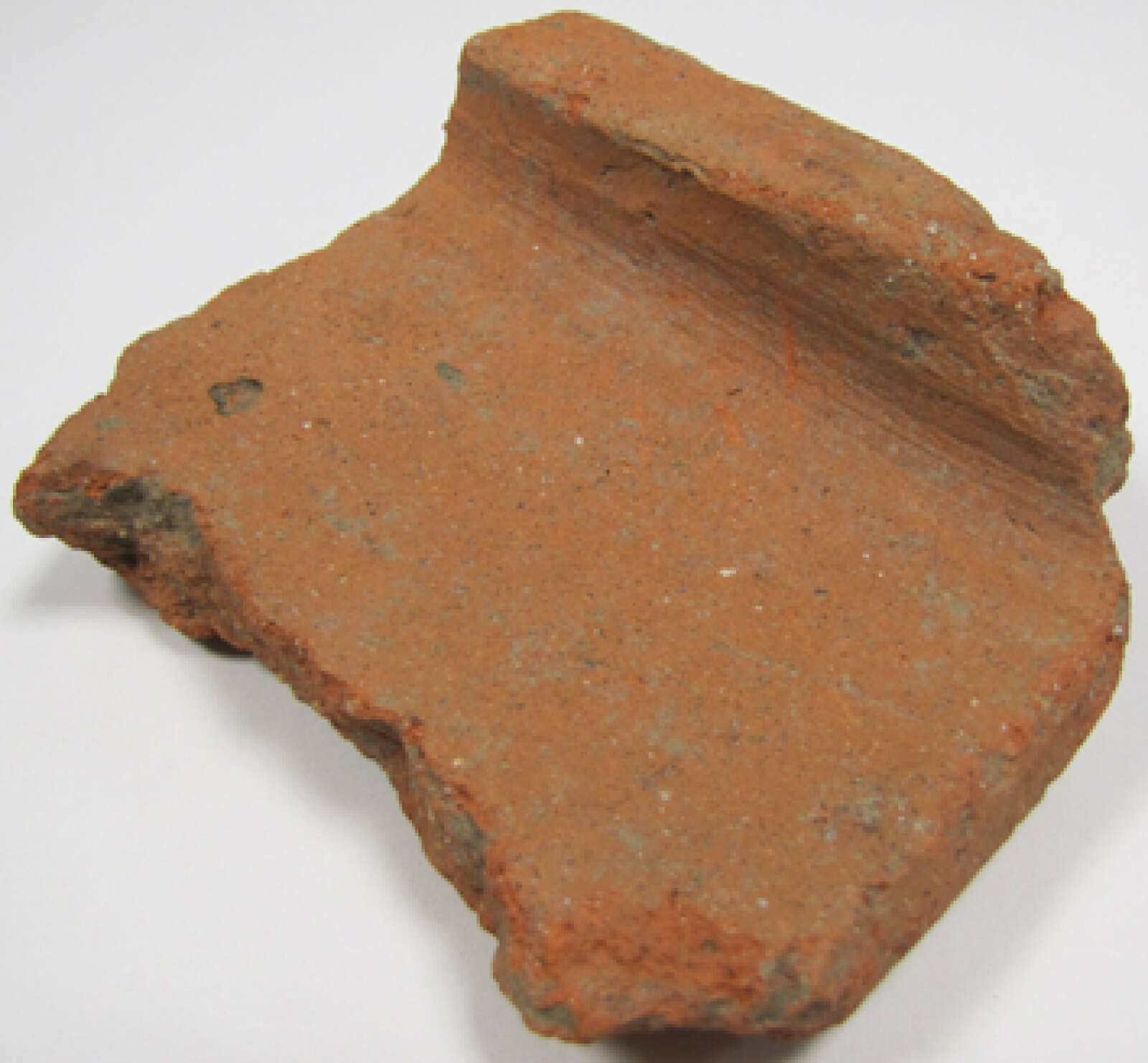 Fragment de tuile vestige du 5 - 9 rue Evêque-Emilien