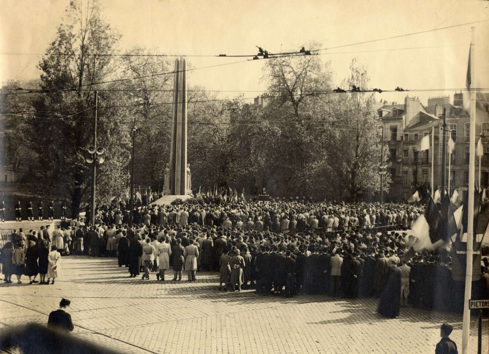 Inauguration du Monument des 50 otages